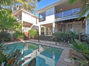Moorindil Street